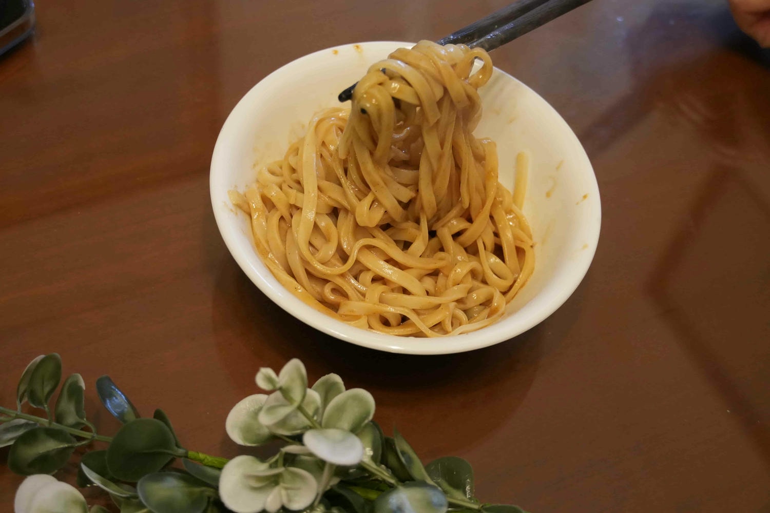 好市多購物推薦!連續6年獲得米其林必比登推薦【雙月食品社-阿甘剝皮辣椒雞湯】在家就可以輕鬆享受頂級美食,同場加映雙月愛恨椒芝麵 - 第7張圖