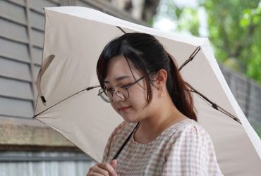 極致輕盈隨身傘推薦【CHECK2CHECK – 超微米輕量抗UV極鋒傘】豔陽、大雨的隨身守護者！