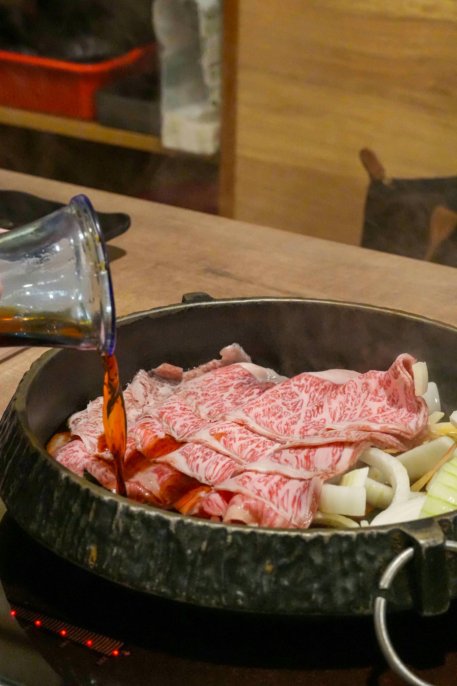 台北頂級A5和牛吃到飽推薦【潮肉壽喜燒-敦南店】東區火鍋首選,一起來場肉肉饗宴吧! - 第7張圖