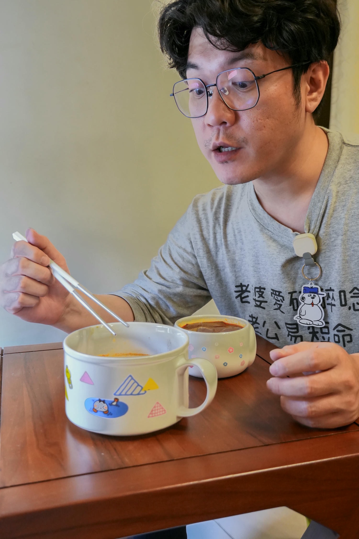 開箱【安哲食】麻辣鴨血、麻辣臭豆腐,簡單加熱3-5分鐘,在家就能輕鬆滿足挑剔味蕾! - 第2張圖