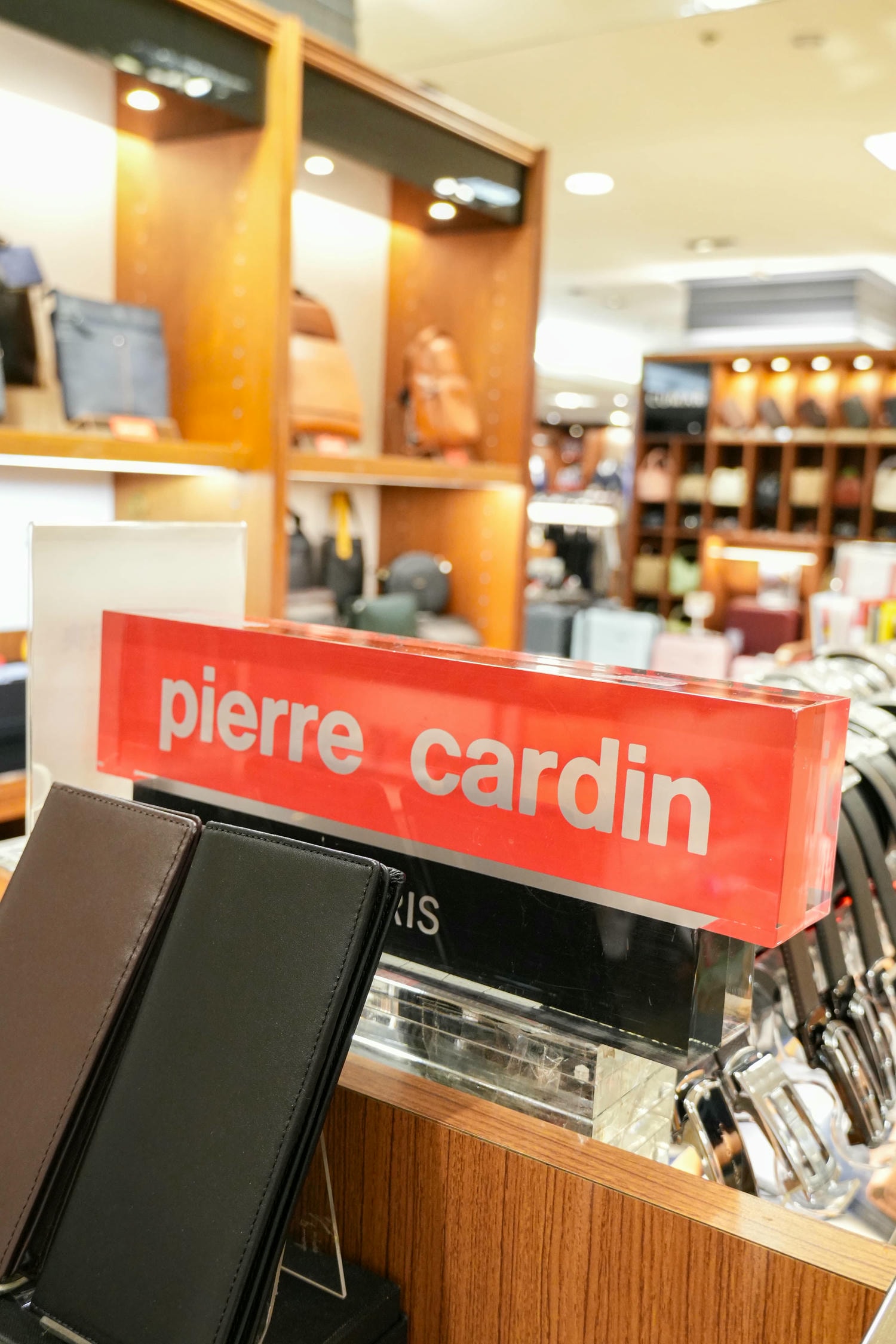 父親節禮物首選【pierre cardin 皮爾卡登】男士配件|精緻工藝,皮件、長短夾、腰帶推薦! - 第1張圖