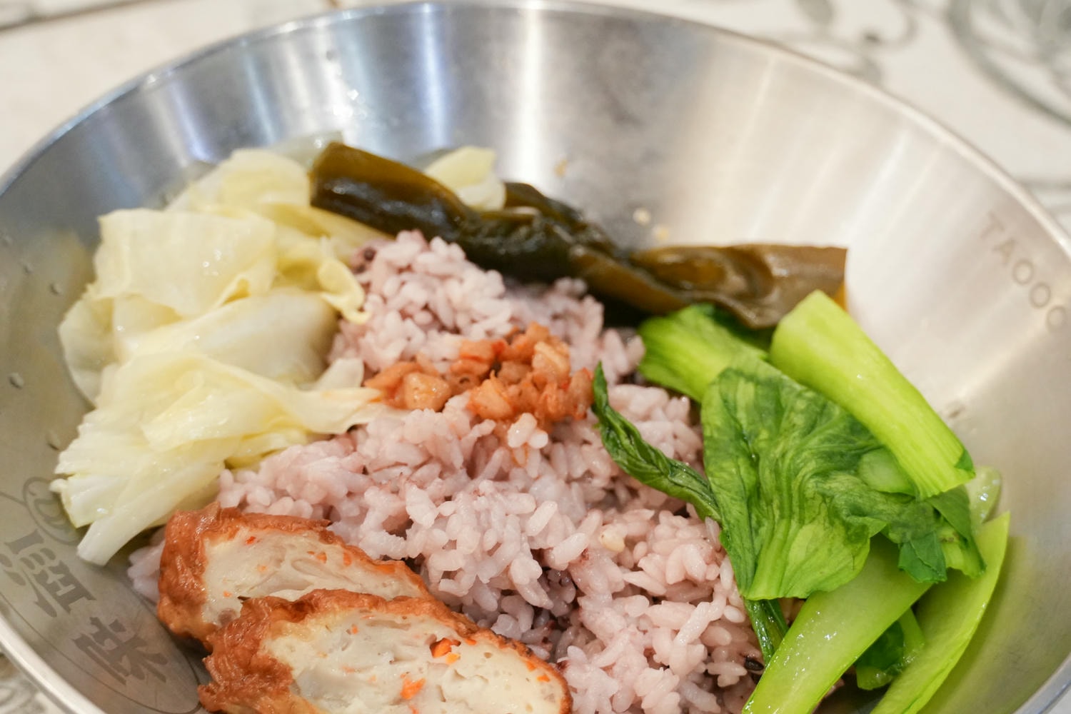 信義區美食【滔味 TAOOO WAY 微風南山店】椒麻雞腿飯|番茄牛腩飯太滿足! - 第1張圖