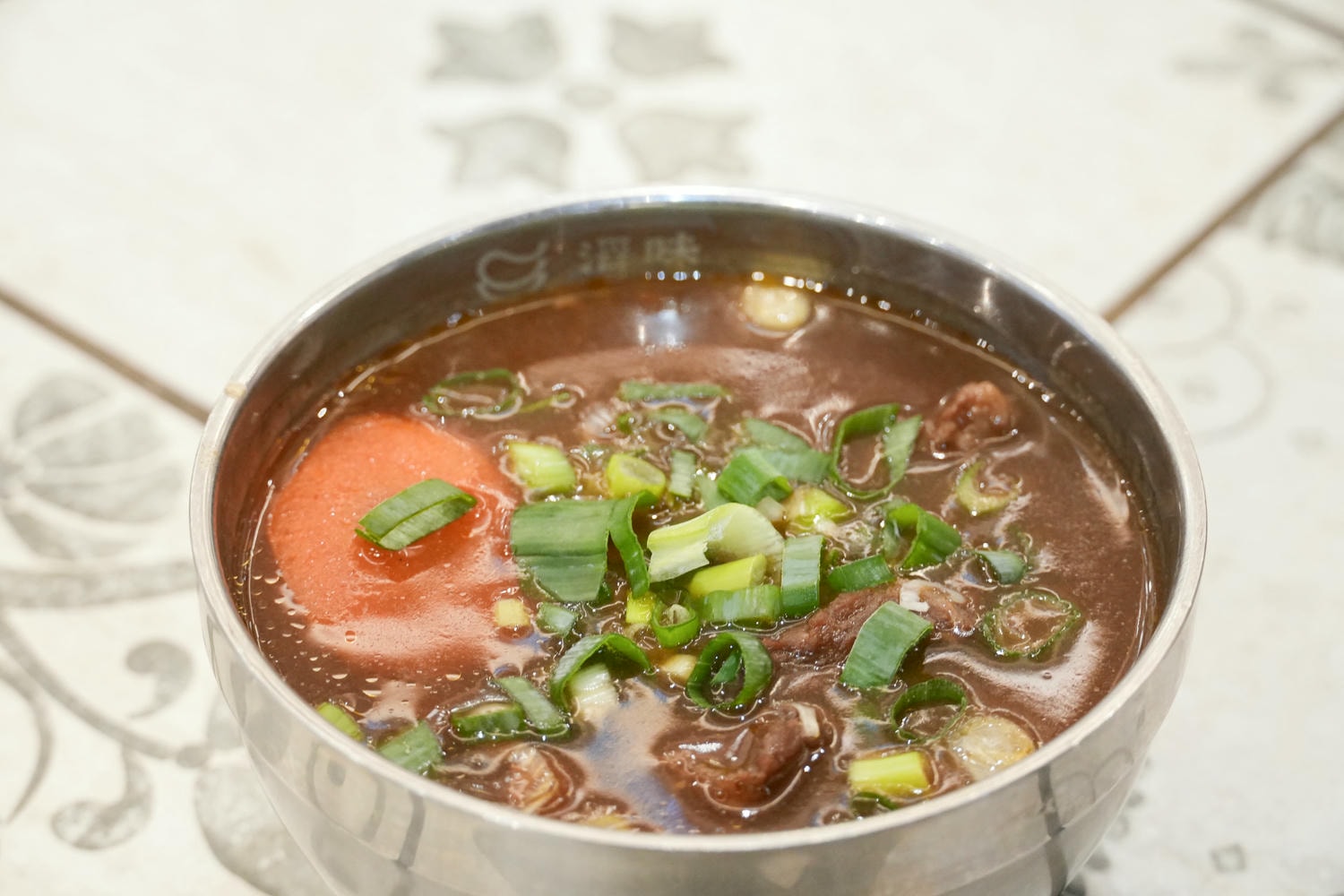 信義區美食【滔味 TAOOO WAY 微風南山店】椒麻雞腿飯|番茄牛腩飯太滿足! - 第4張圖