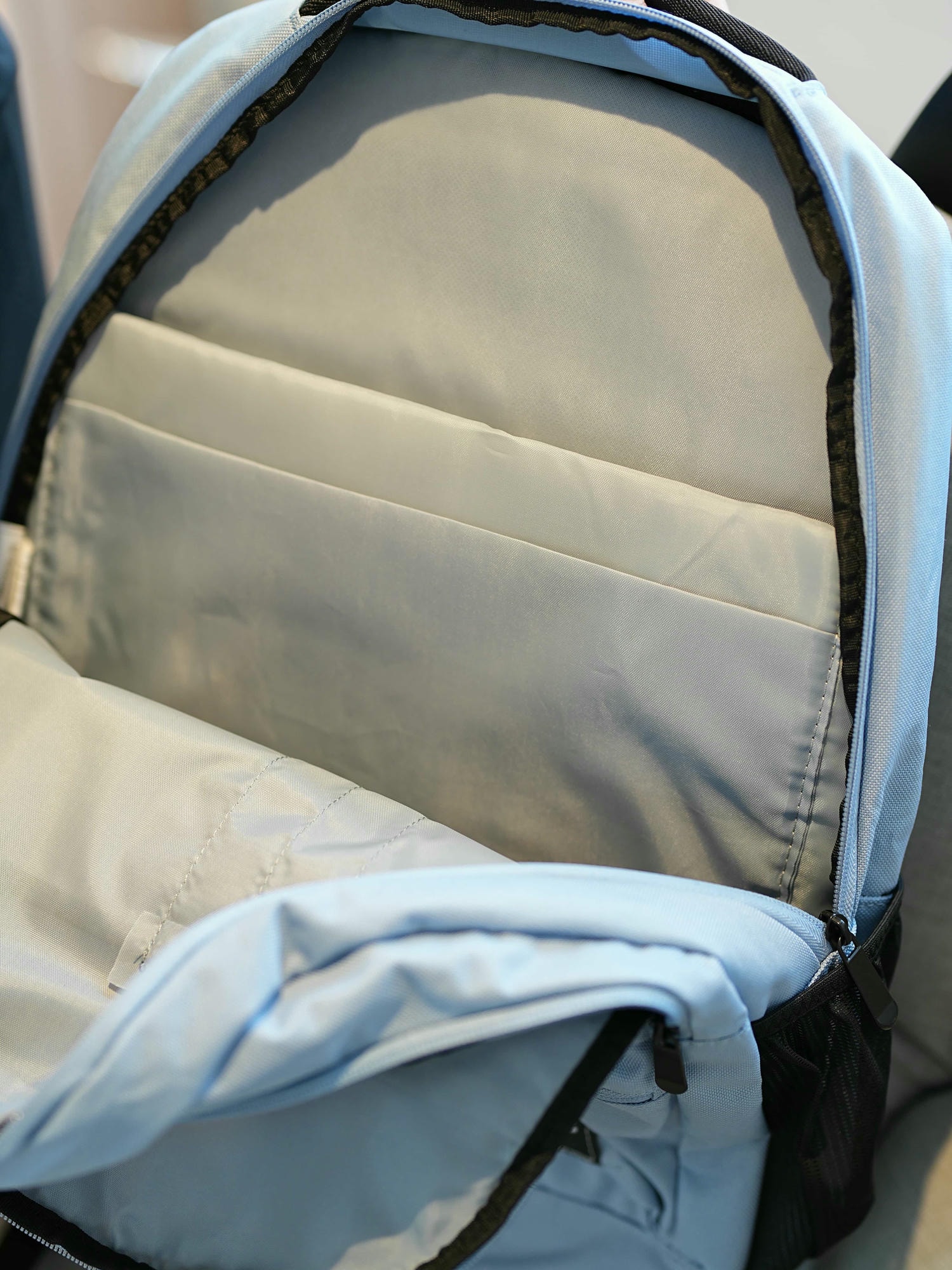 全能後背包【Targus OCTAVE III BACKPACK TBB65302GL】兼具時尚設計與卓越收納實力 - 第2張圖