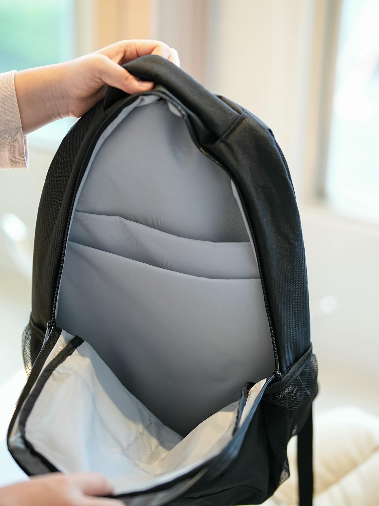 黑色經典設計【Targus 15.6吋 sport backpack TSB89104GL】輕鬆應對日常與旅途需求 - 第3張圖