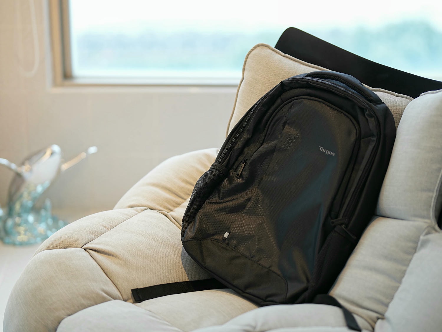 黑色經典設計【Targus 15.6吋 sport backpack TSB89104GL】輕鬆應對日常與旅途需求 - 第2張圖