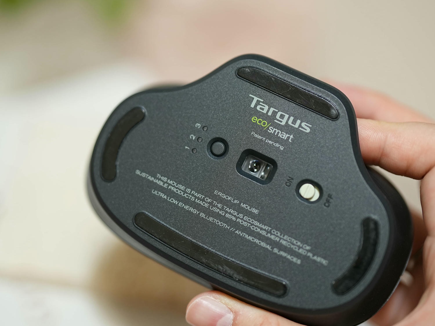 雙手人體工學設計【ErgoFlip™ EcoSmart 翻轉滑鼠】靜音按鍵與抗菌保護,帶來舒適無縫的使用感受 - 第7張圖