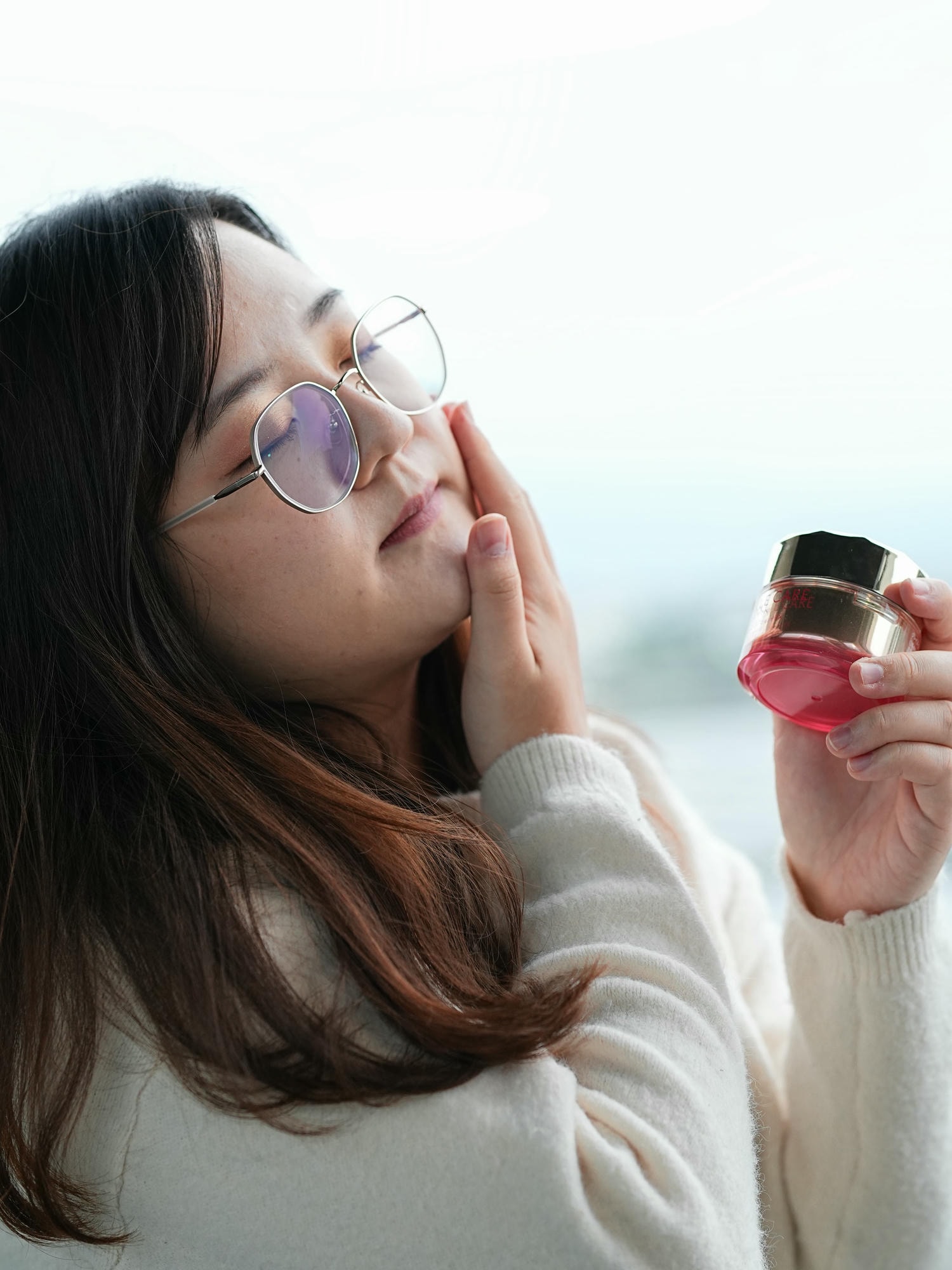 1/2-1/8團購優惠中!撫平細紋、鎖住青春光彩【Kosé極上活妍_凍齡撫紋抗皺凝霜EX】澎潤彈嫩重回凍齡巔峰 - 第3張圖