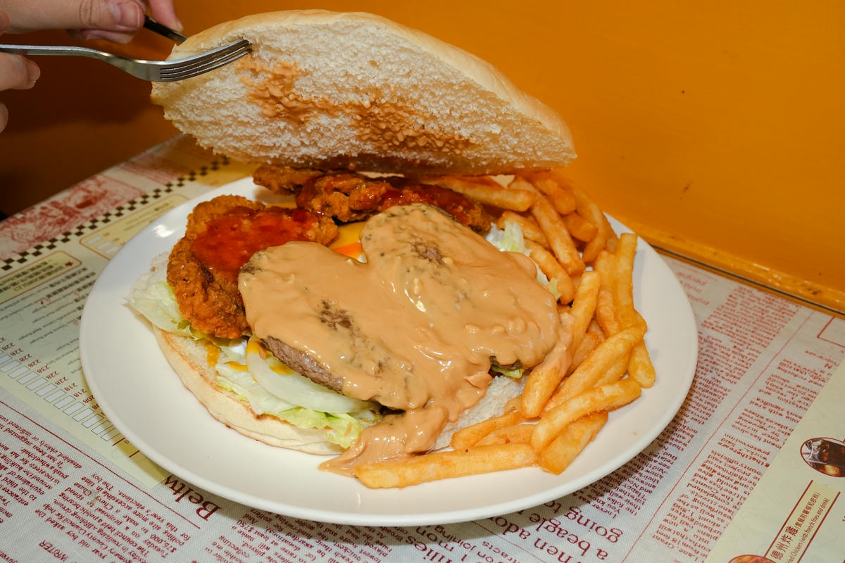士林夜市美食推薦【Huge Buger】 超巨無霸漢堡,你選哪一種? - 第3張圖