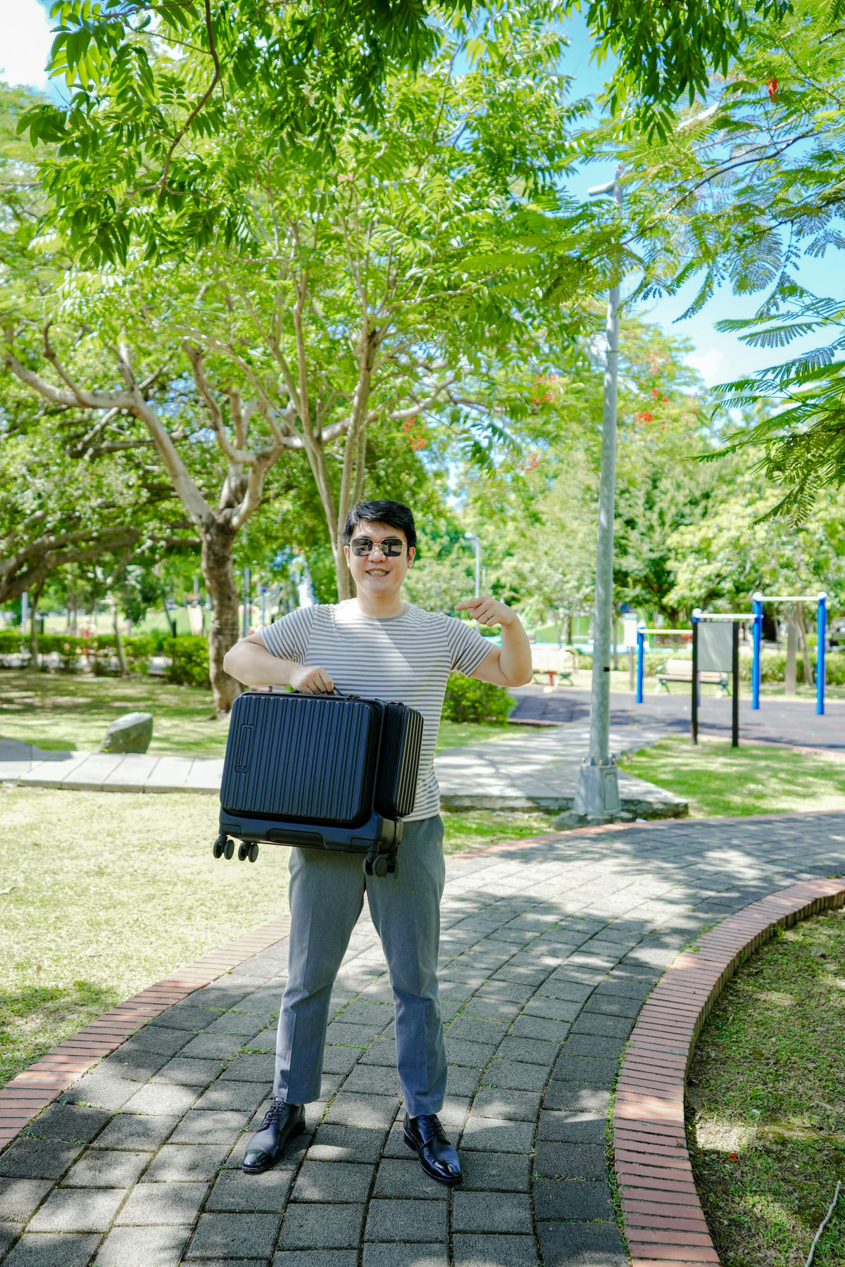 acer行李箱限時團購超優惠【acer fashion 19吋巴塞隆納前開式機長箱】2025旅行、日常好夥伴開箱分享 - 第2張圖