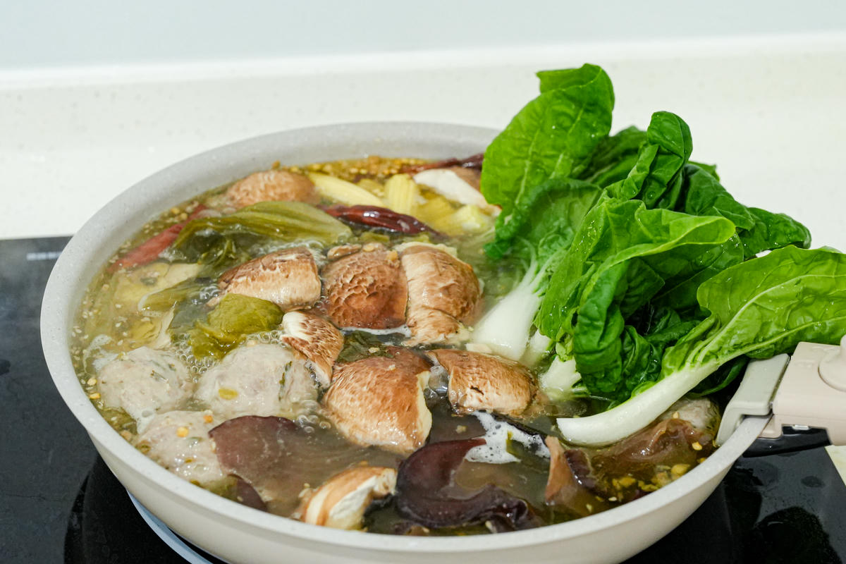 12月團購開跑【緊來酸快樂豬】2025網路超夯美食開團!30 年老味道、用料超札實 - 第4張圖 12月團購開跑【緊來酸快樂豬】2025網路超夯美食開團!30 年老味道、用料超札實