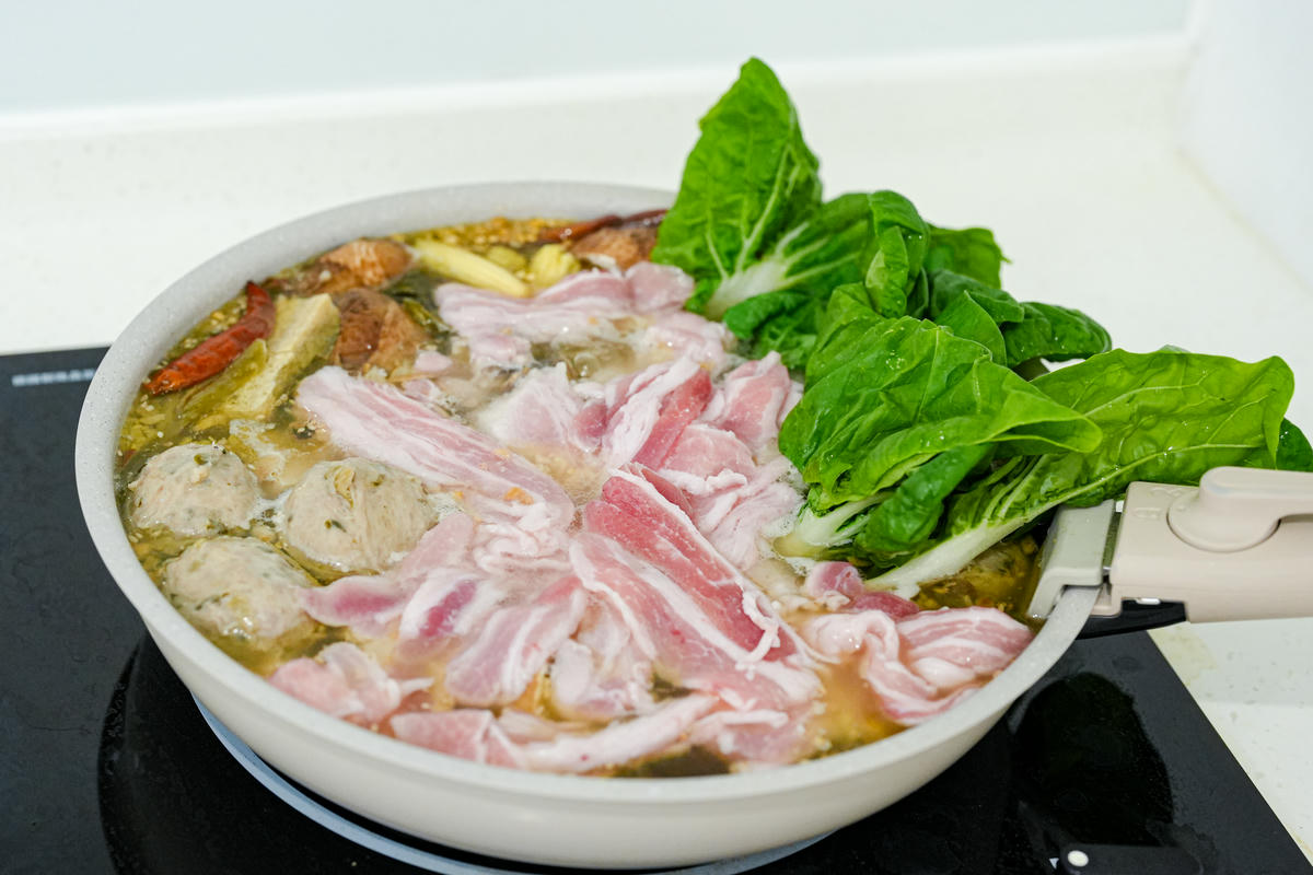 12月團購開跑【緊來酸快樂豬】2025網路超夯美食開團!30 年老味道、用料超札實 - 第6張圖 12月團購開跑【緊來酸快樂豬】2025網路超夯美食開團!30 年老味道、用料超札實