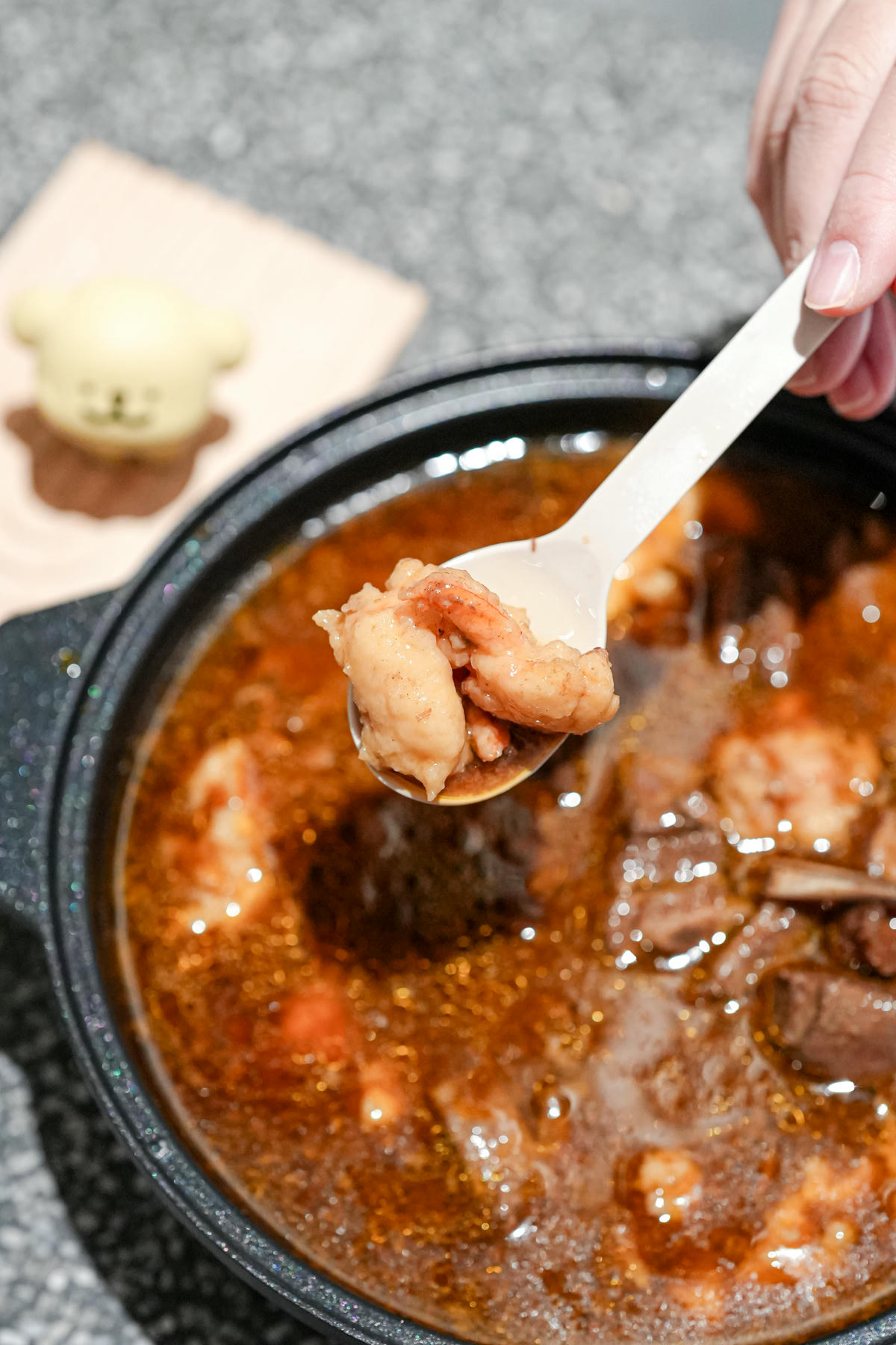 冬季鍋物團購開跑【爐憶羊肉爐】吃的到羊肉的暖心鍋物，肉品新鮮、湯頭鮮美，極鮮蝦滑，溫馨過冬開團中🏆