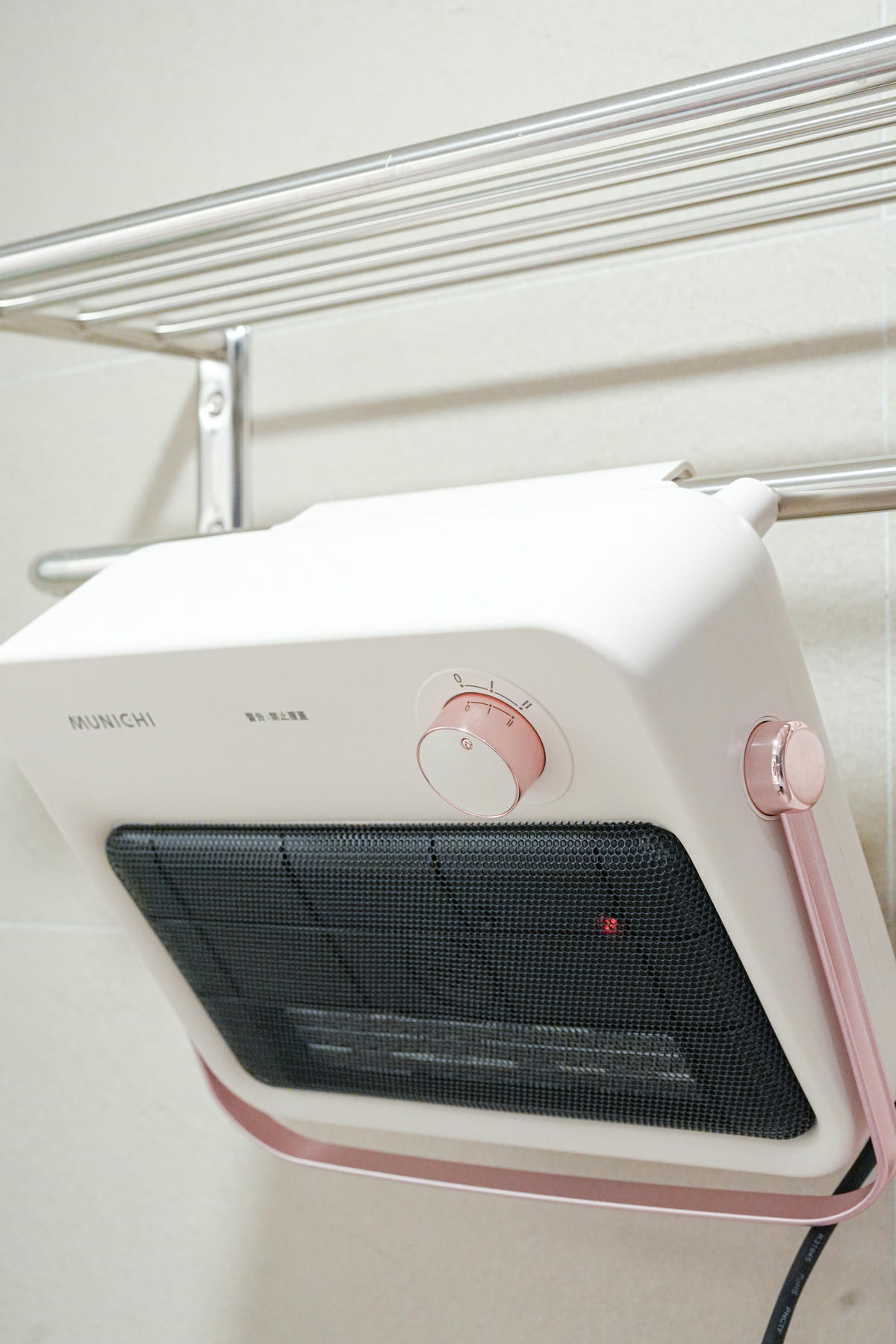 冬季生活居家電器團購開跑【SANSUI山水】瞬熱擺頭遠紅外線碳素電暖器、MUNICHI 沐尼黑浴室壁掛電暖器、MUNICHI沐尼黑無線暖宮舒揉腰帶 MR.HUG，上架優惠團購開跑了🏃‍➡️