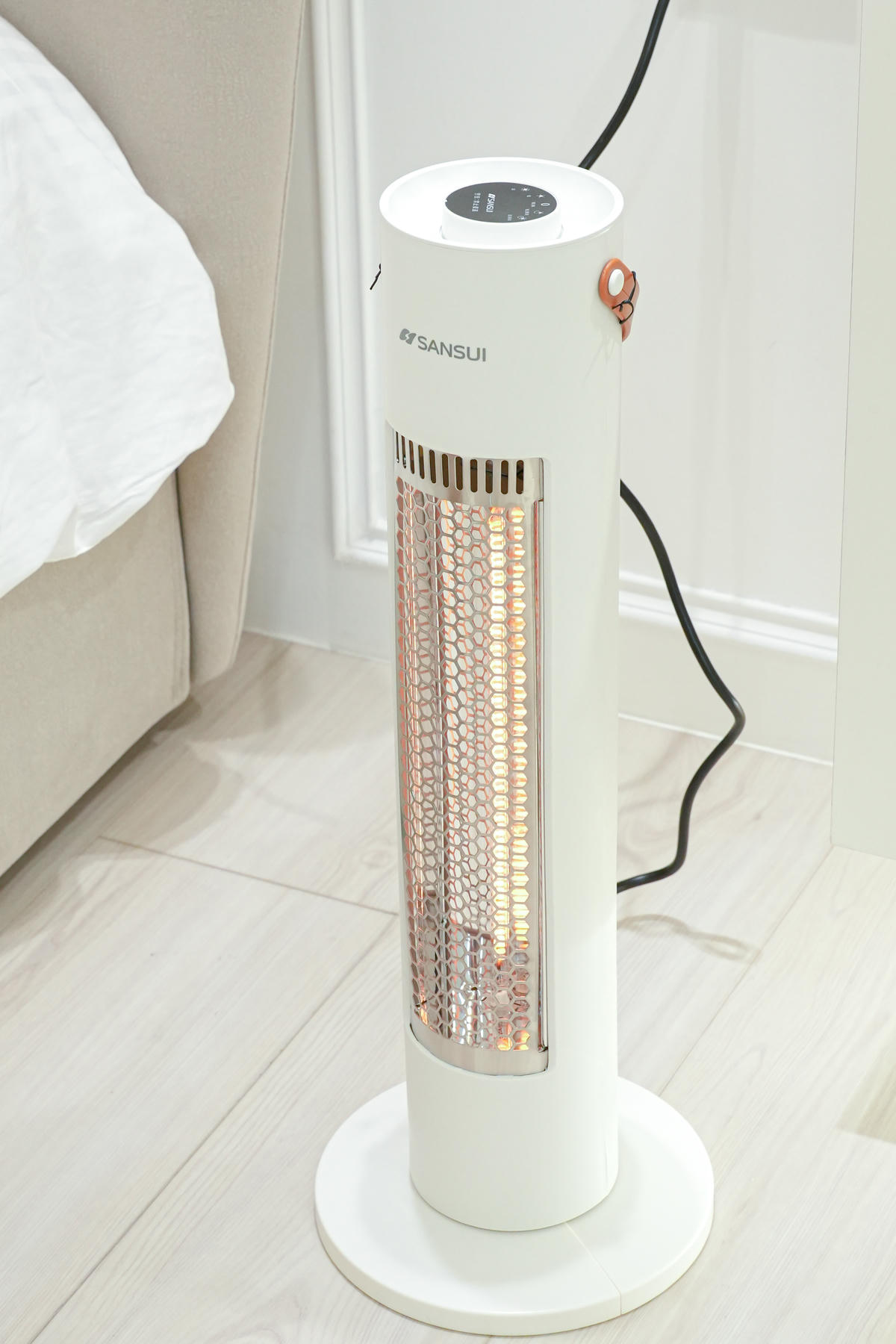 冬季生活居家電器團購開跑【SANSUI山水】瞬熱擺頭遠紅外線碳素電暖器、MUNICHI 沐尼黑浴室壁掛電暖器、MUNICHI沐尼黑無線暖宮舒揉腰帶 MR.HUG，上架優惠團購開跑了🏃‍➡️