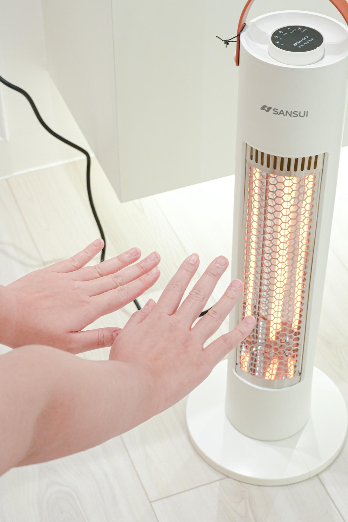 冬季生活居家電器團購開跑【SANSUI山水】瞬熱擺頭遠紅外線碳素電暖器、MUNICHI 沐尼黑浴室壁掛電暖器、MUNICHI沐尼黑無線暖宮舒揉腰帶 MR.HUG，上架優惠團購開跑了🏃‍➡️