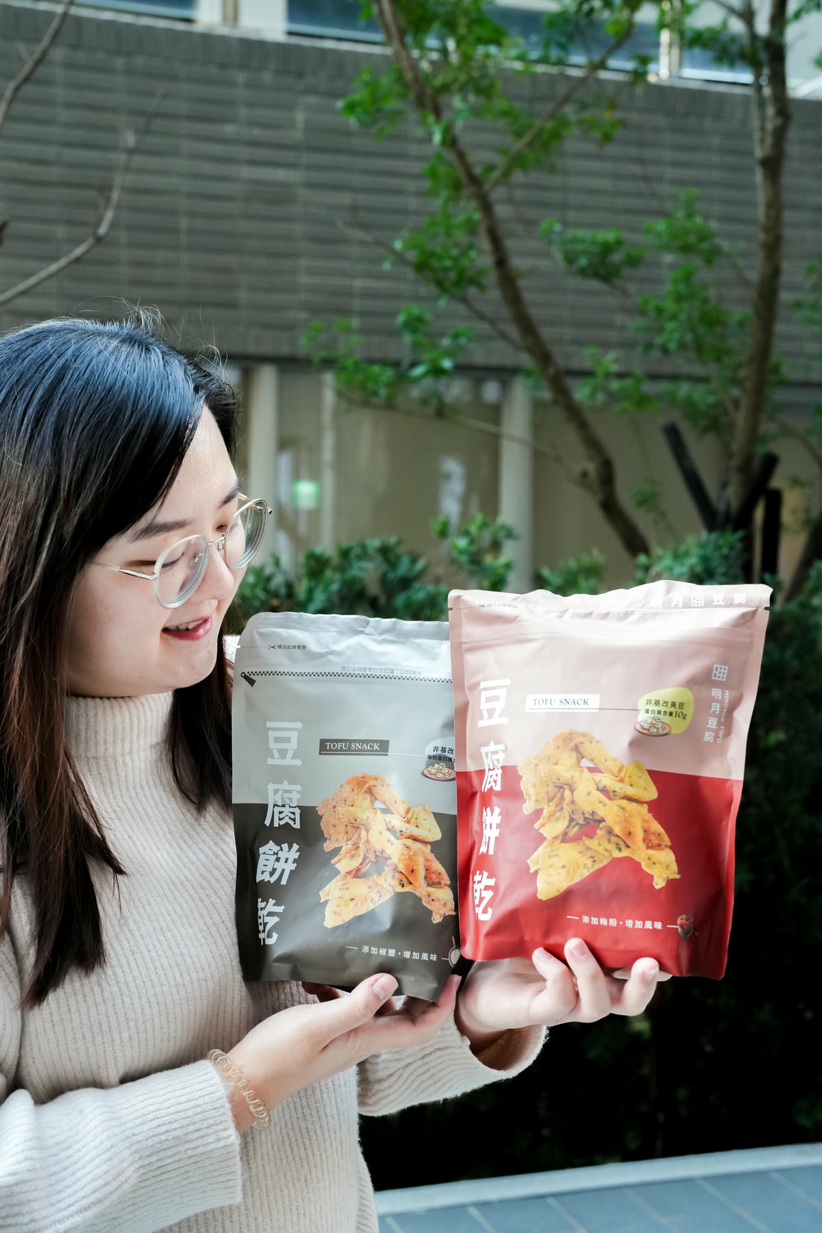 下午茶首選職人手作點心【明月豆腐餅乾】六種口味任你選，17克蛋白含量好補充，懷舊口感溫情團購中🔥