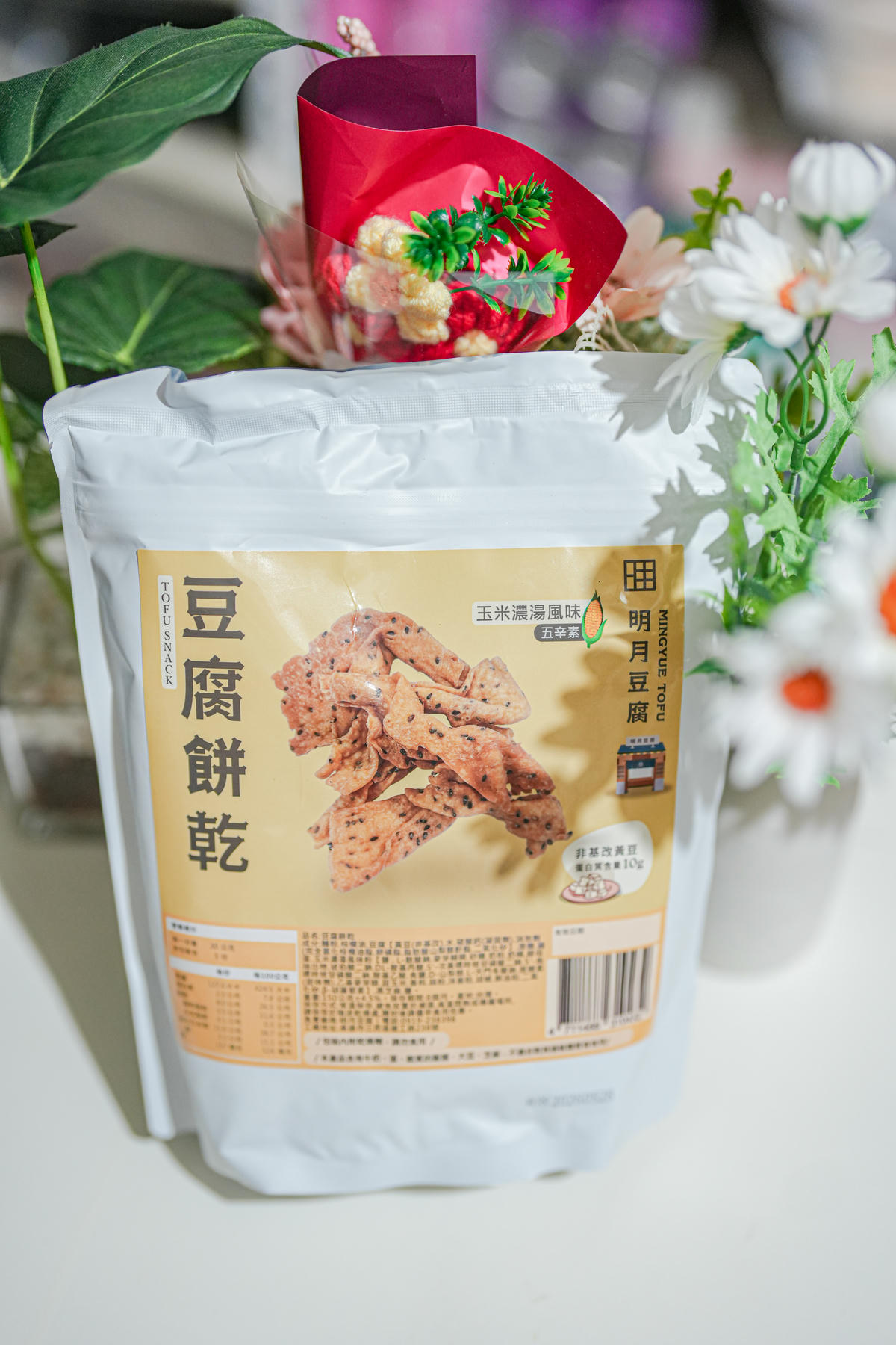 下午茶首選職人手作點心【明月豆腐餅乾】六種口味任你選，17克蛋白含量好補充，懷舊口感溫情團購中🔥