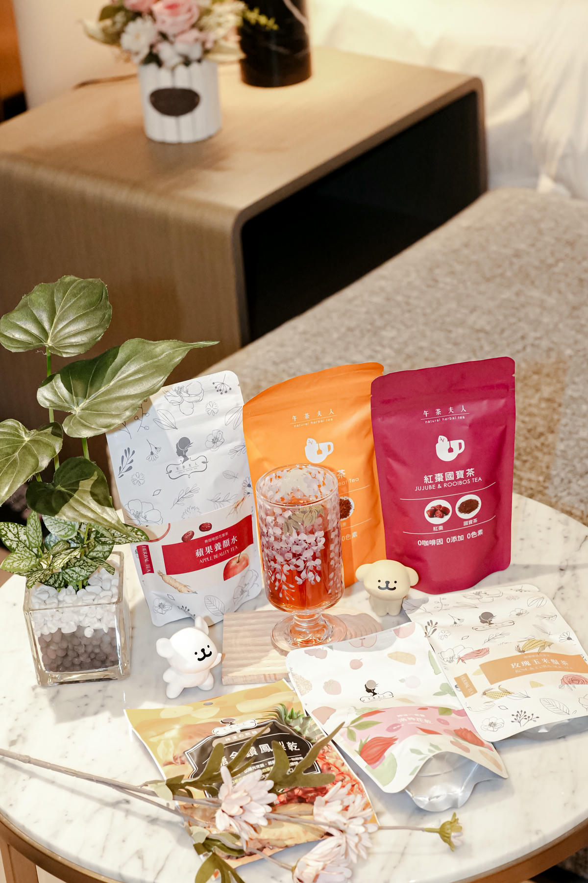 好評團購開跑【午茶夫人】貴婦奢華下午茶首選，蘋果養顏水、輕循環咖啡新上市，農曆年前最後一波團購，圍爐嘗鮮別錯過！