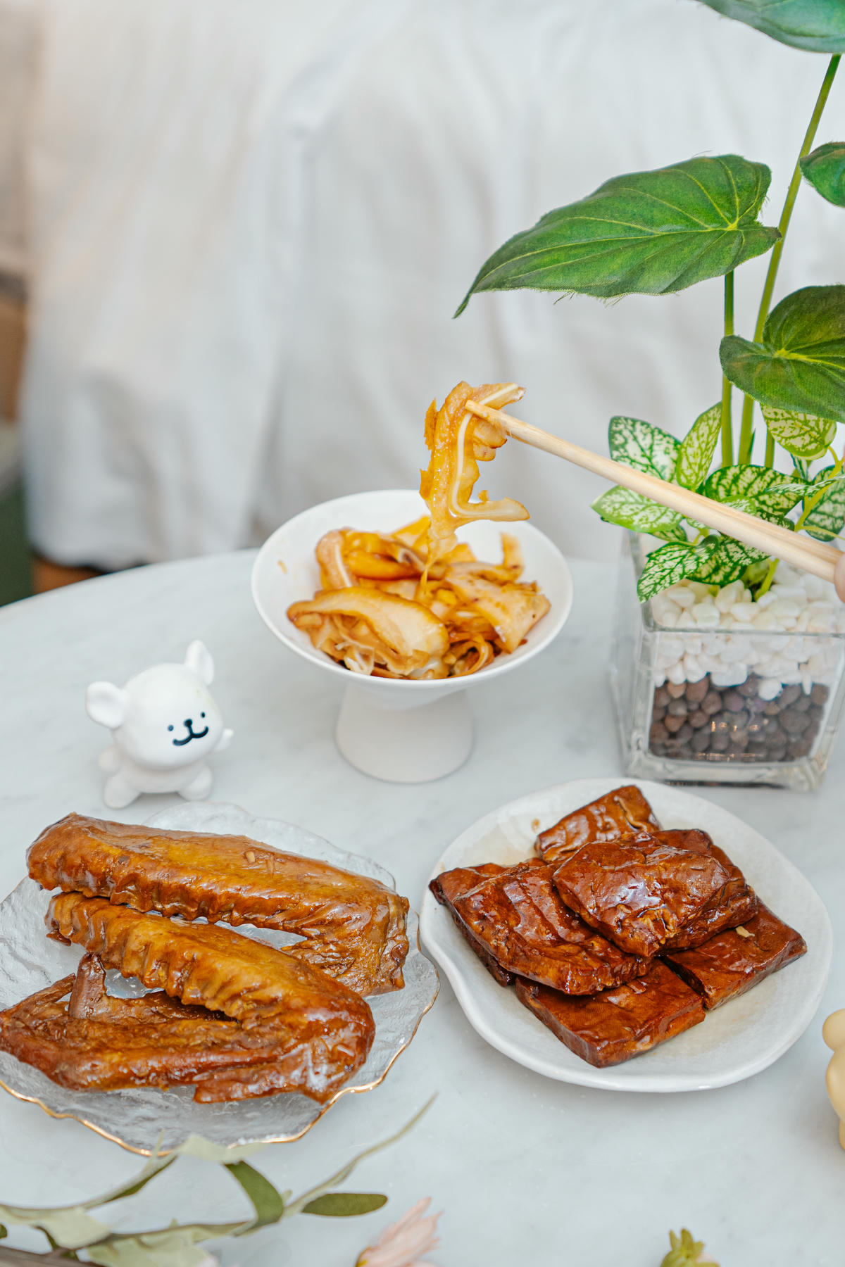 2026團購開跑【包飯店燻香滷味】即食滷味推薦，6月份團購優惠價千萬不要錯過，一起品味煙薰醬香